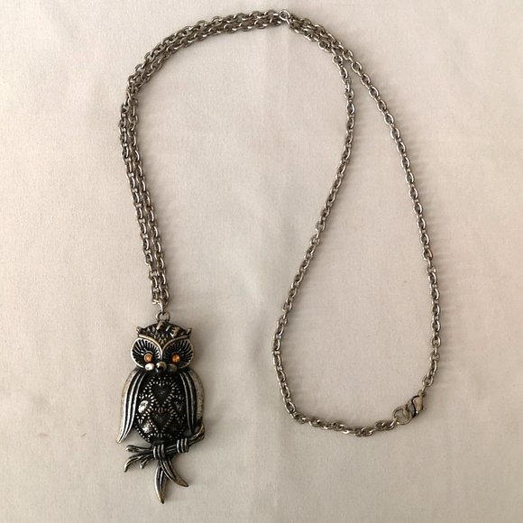 Jewelry - Silver-tone Owl Necklace w/ Amber Glass Eyes & Heart Details. Chain 13" Owl 2.5"